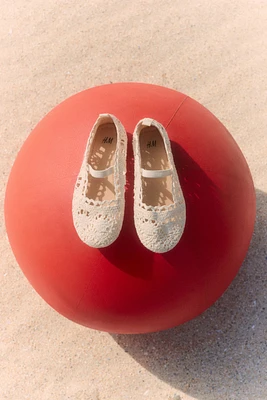 Ballerines d'aspect fait au crochet