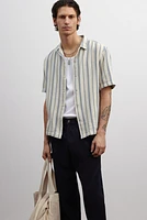 Chemise texturée coupe classique à col cubain