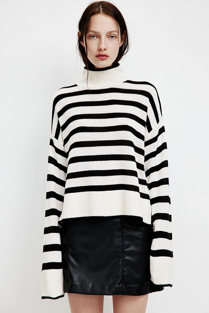 Fine-knit turtleneck jumper