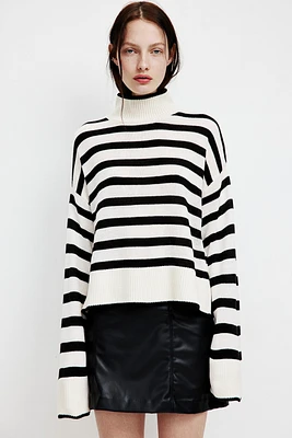 Fine-knit turtleneck jumper