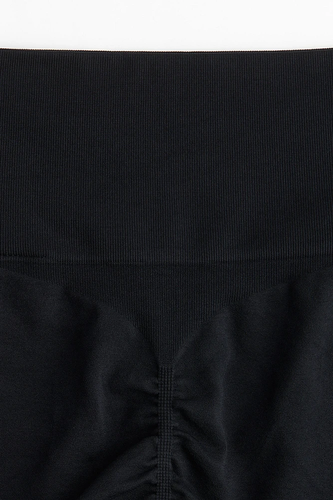 Seamless Sports Hot Pants with DryMove™