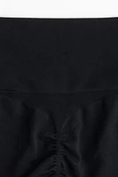 Seamless Sports Hot Pants with DryMove™