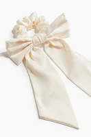 Bow-decorated Scrunchie