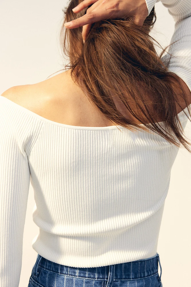 Off-the-shoulder Top