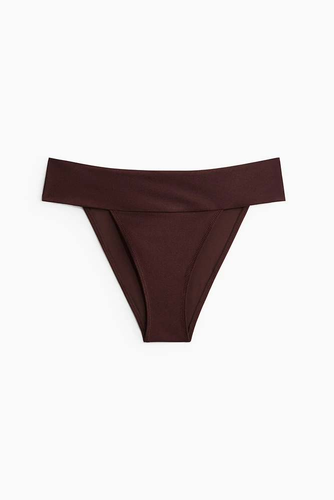 Bas de maillot Tanga échancré