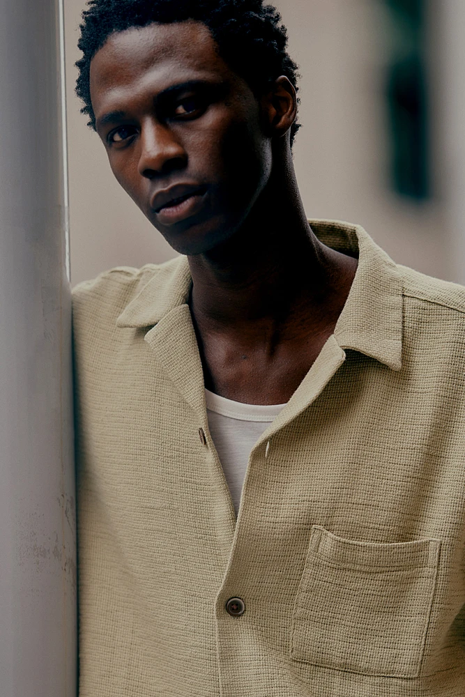 Chemise texturée Coupe Classique avec col cubain