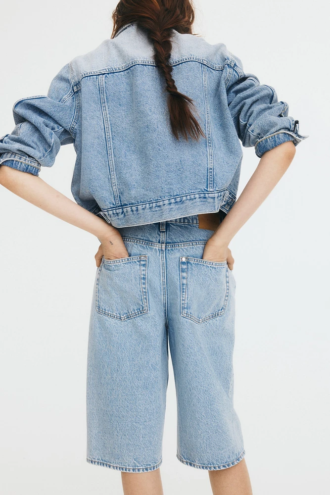 Short en denim haut du genou