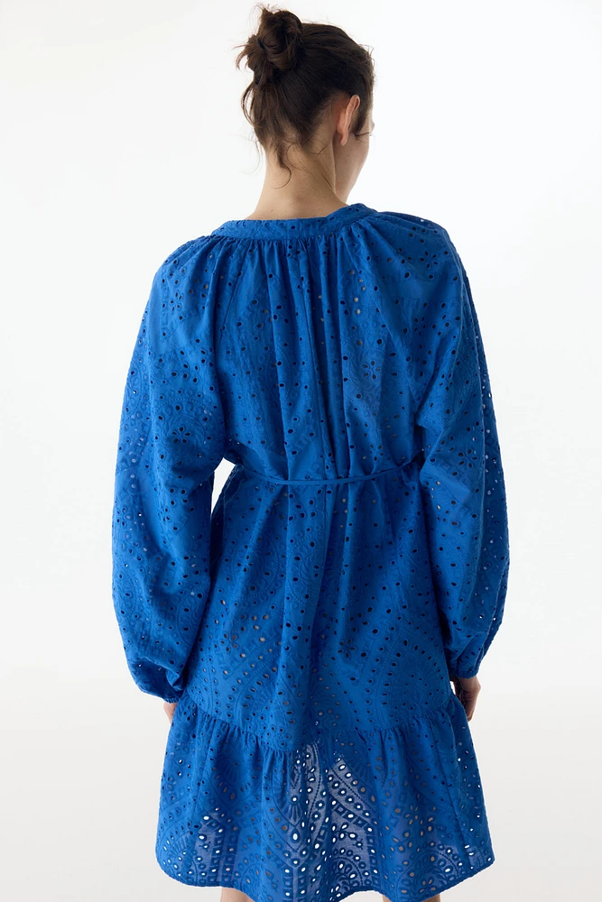 MAMA Robe avec broderie anglaise