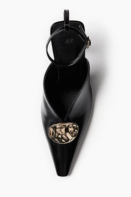 Metal-Detail Pumps