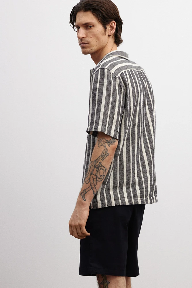 Chemise texturée coupe classique à col cubain