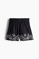 Short en coton brodé