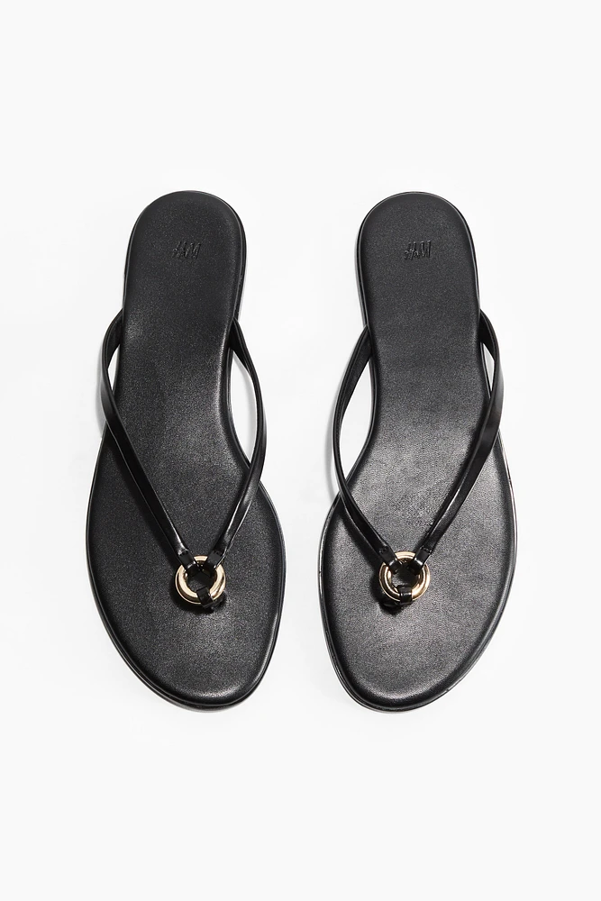 Ring-Detail Flip-Flops