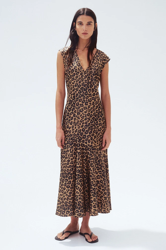 Robe à encolure en V satin