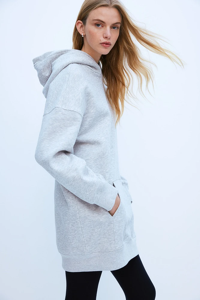 Robe ample à capuche