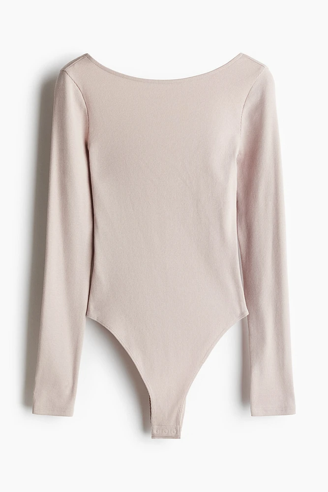 Maillot côtelé avec dos dégagé