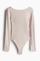 Maillot côtelé avec dos dégagé