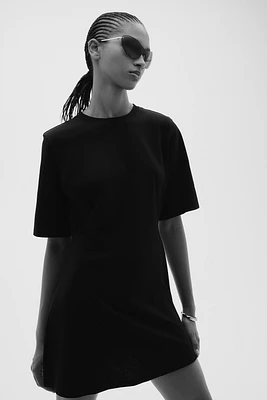 Robe T-shirt à épaulettes