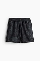 Mid-Length Sports Shorts with DryMove™