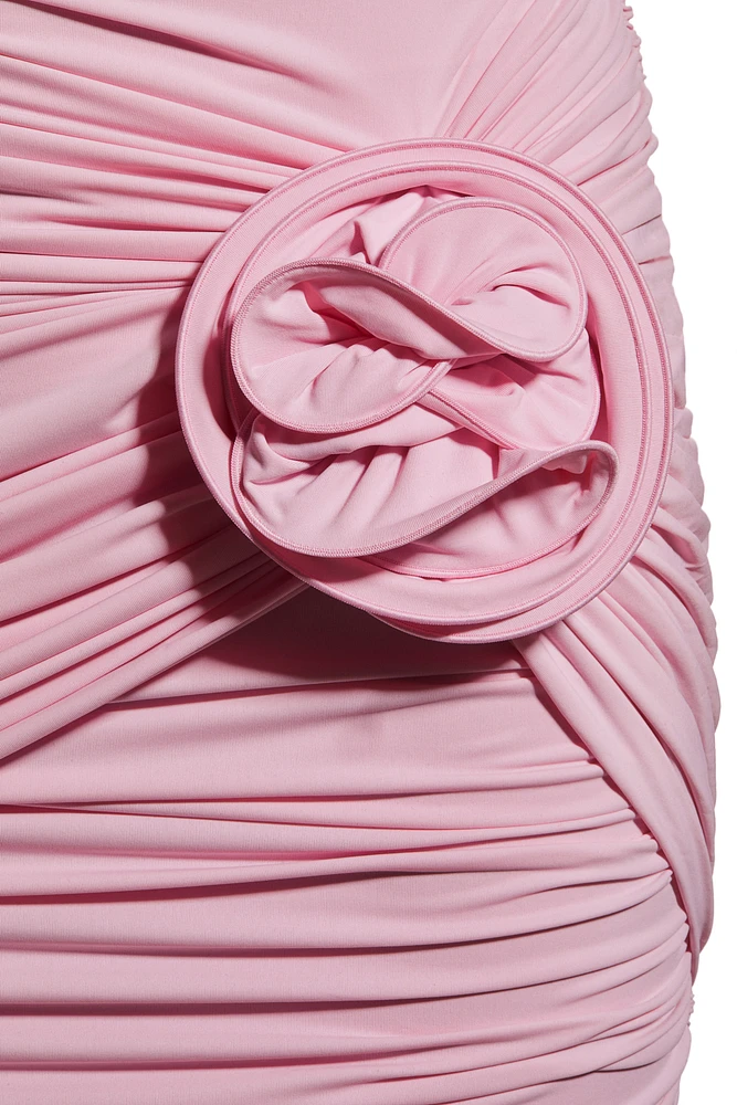 Robe à col cheminée avec rose appliquée