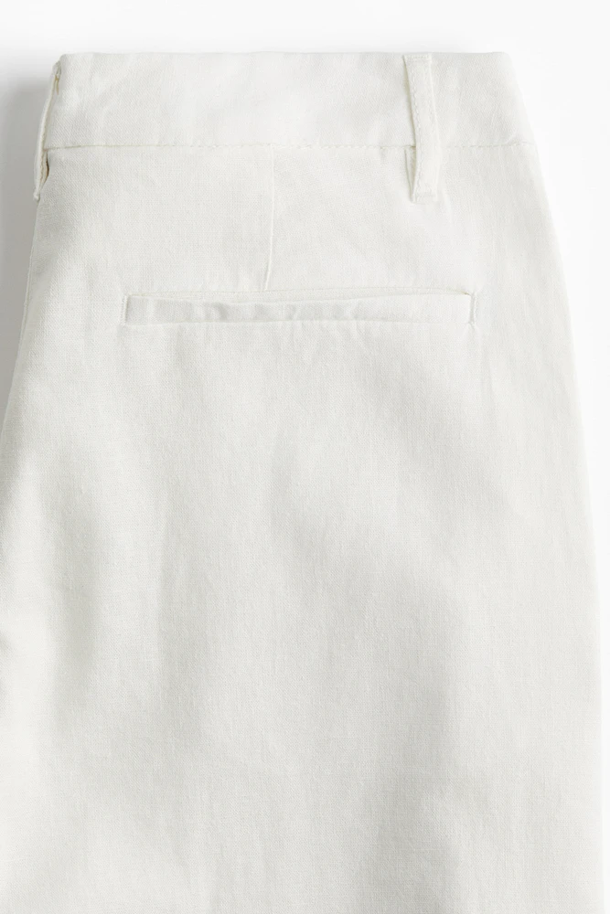 Short au genou en lin mélangé
