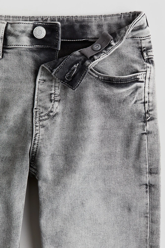 Relaxed Tapered Fit Jeans