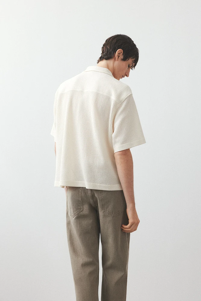 Chemise gaufrée ample à col cubain
