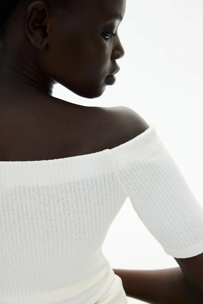 Haut à épaules nues en tricot côtelé