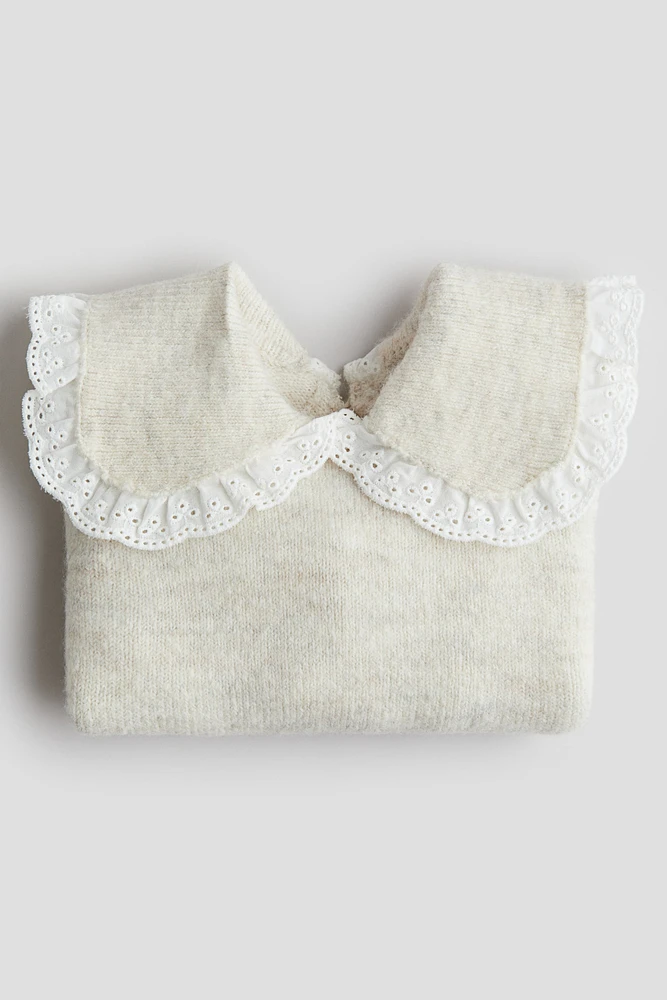 Sweater with Peter Pan Collar