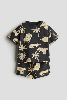 2-Piece T-Shirt and Shorts Set