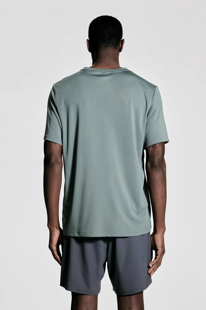 T-shirt de sport coupe classique DryMove🅪