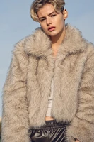 Cropped fluffy jacket