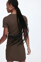 Robe moulante avec laçage
