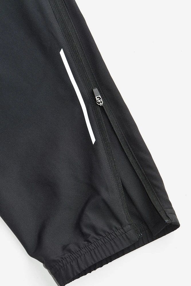 Slim Fit Lightweight running trousers with DryMove™