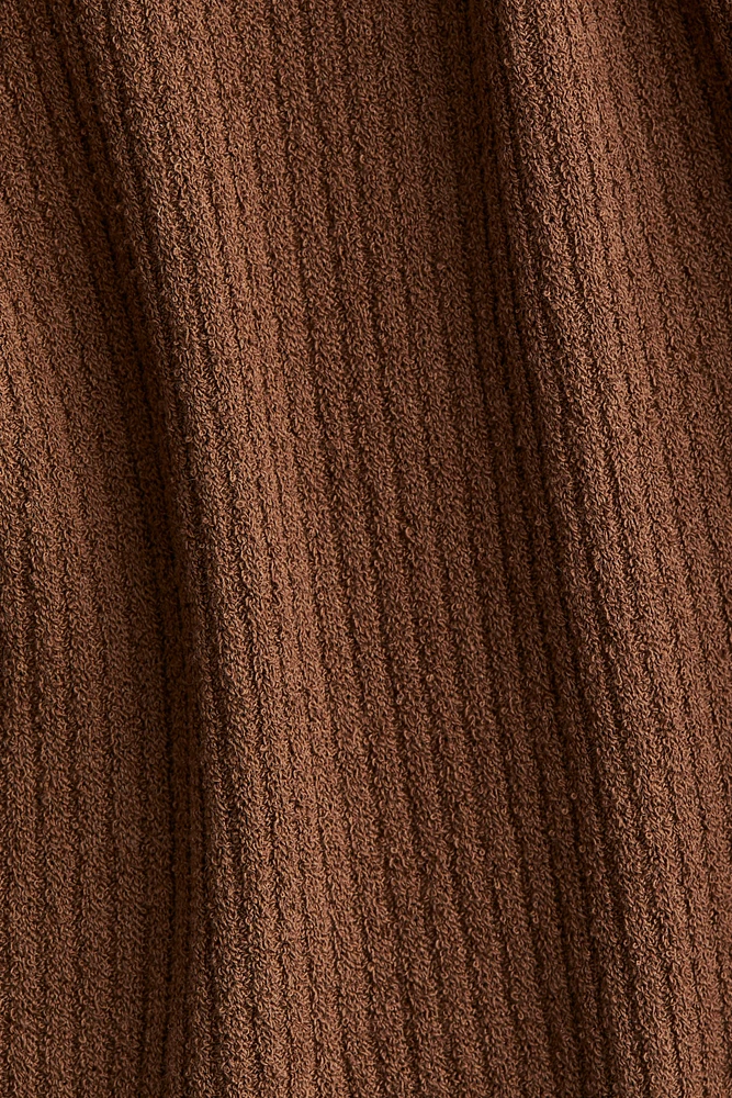 Haut à épaules nues en tricot côtelé