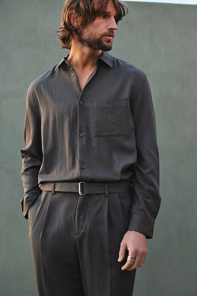 Pantalon classique en sergé avec ceinture