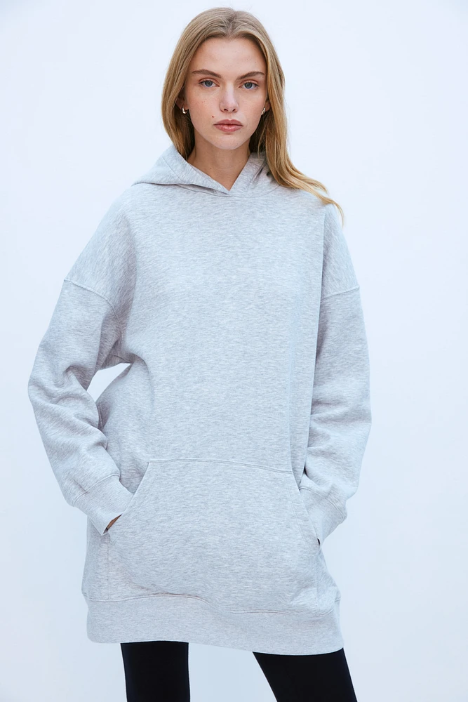 Robe ample à capuche