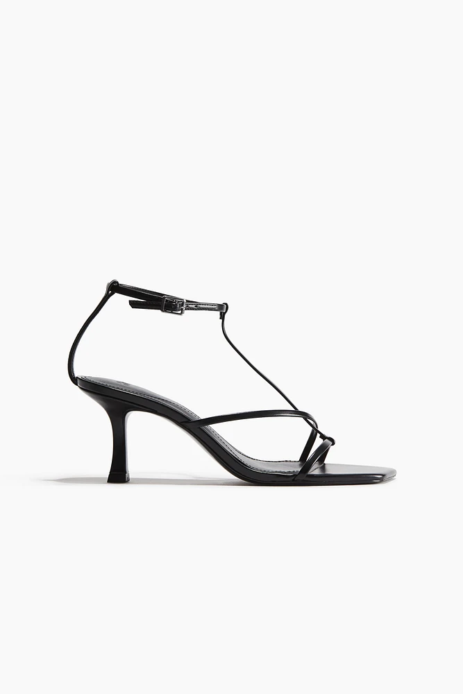Sandales à talon avec brides fines