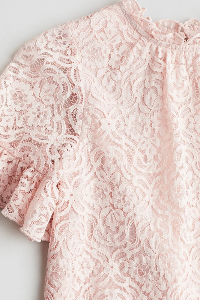 Robe à volant en dentelle