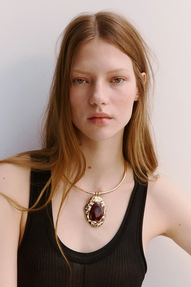 Rigid Pendant Necklace