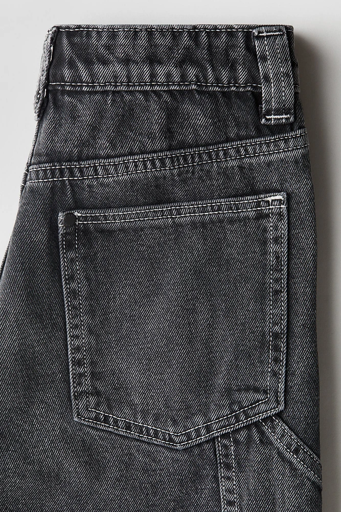 Short menuisier coupe ample