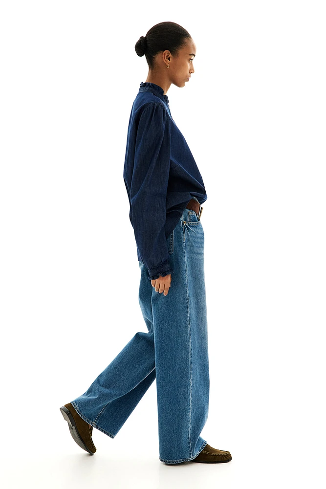 Blouse volantée en denim