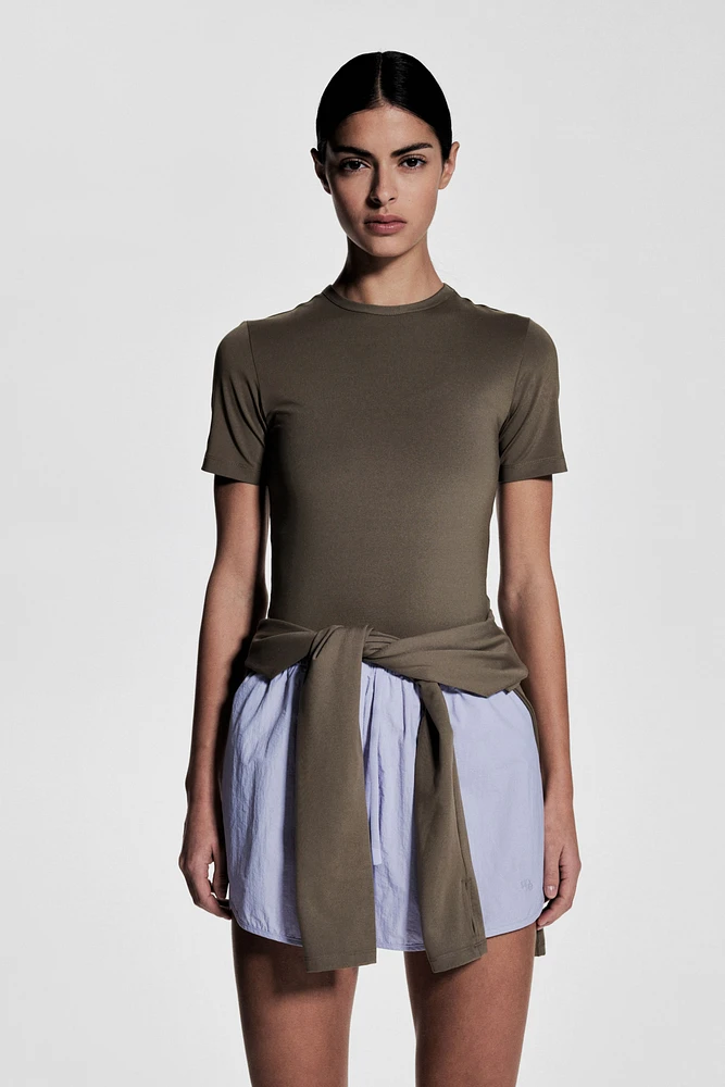 Sports Crop Top with DryMove™