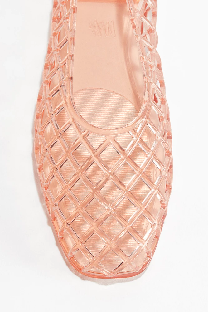Ballerines en filet de plastique