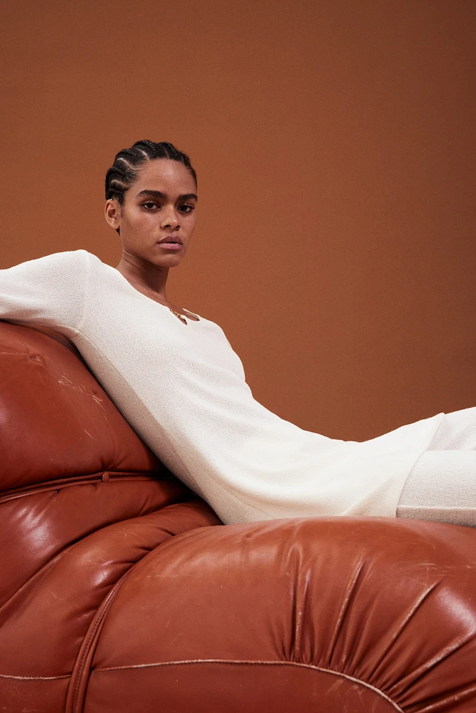 Robe en tricot avec jupe évasée