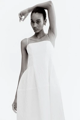 Robe en tissu jacquard