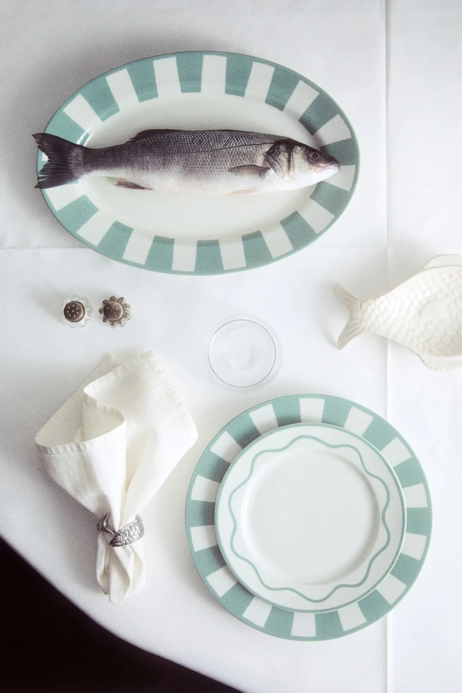Medium-Sized Porcelain Plate