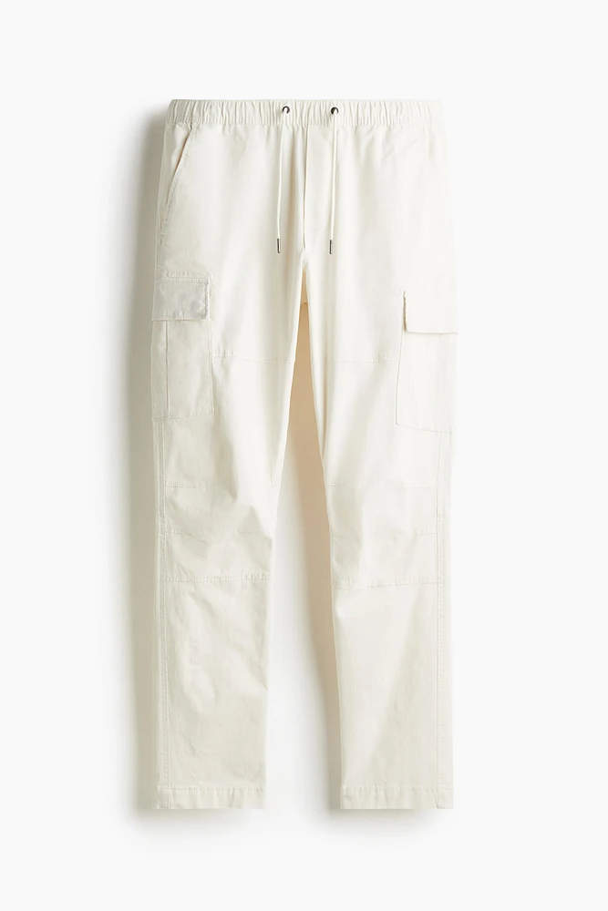 Pantalon cargo près du corps