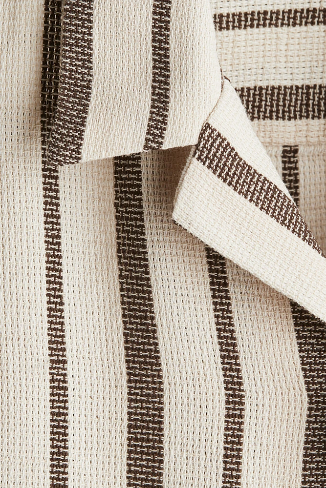 Chemise texturée coupe classique à col cubain