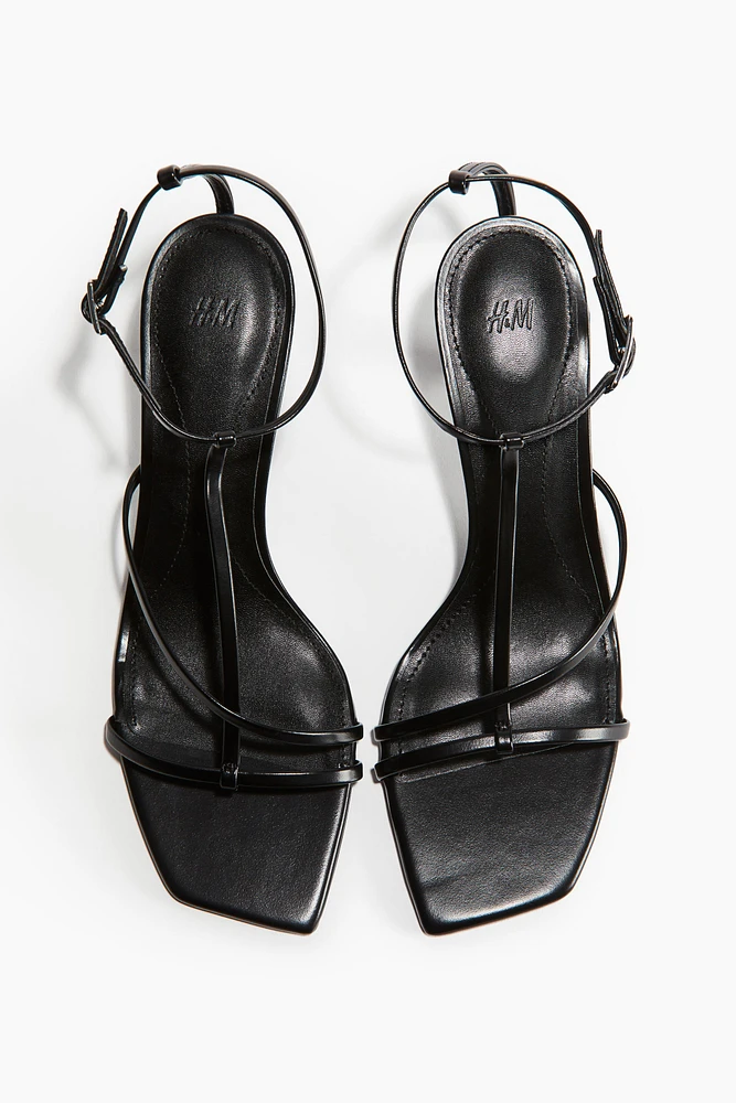 Sandales à talon avec brides fines
