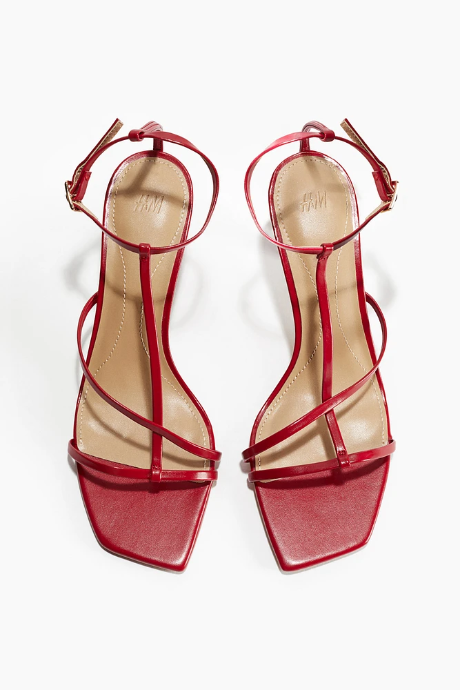 Sandales à talon avec brides fines